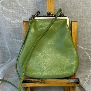 HOBO almost NEW hardly used shoulder bag w/ detachable strap converts to clutch